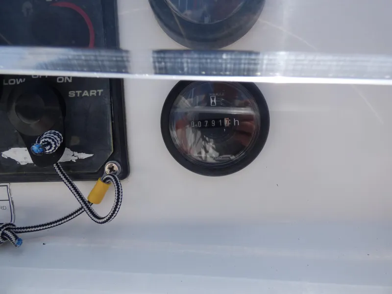 2004 Beneteau 373