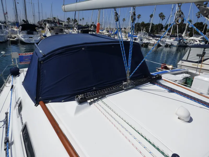 2004 Beneteau 373