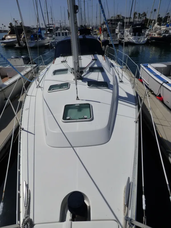 2004 Beneteau 373