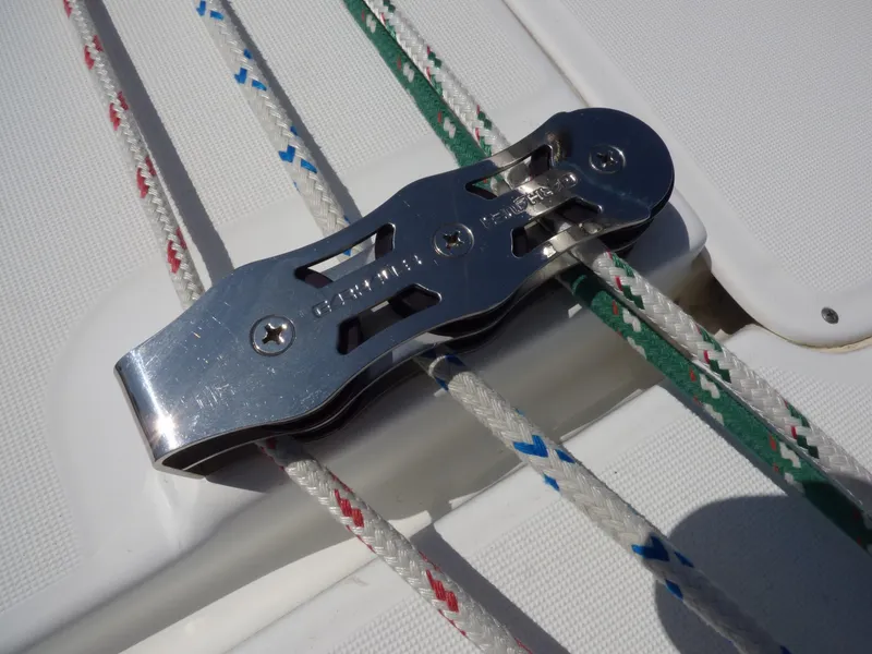 2004 Beneteau 373