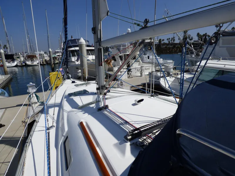 2004 Beneteau 373