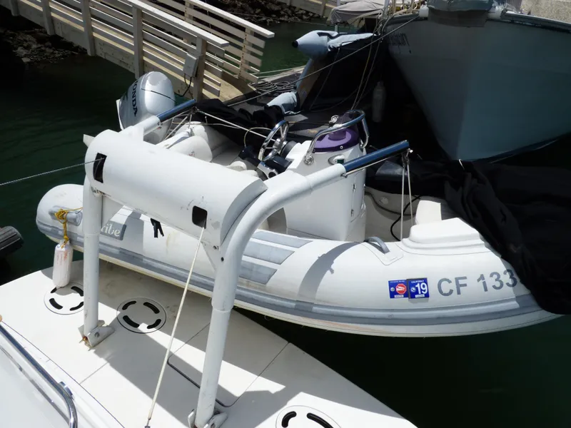 Electric davit