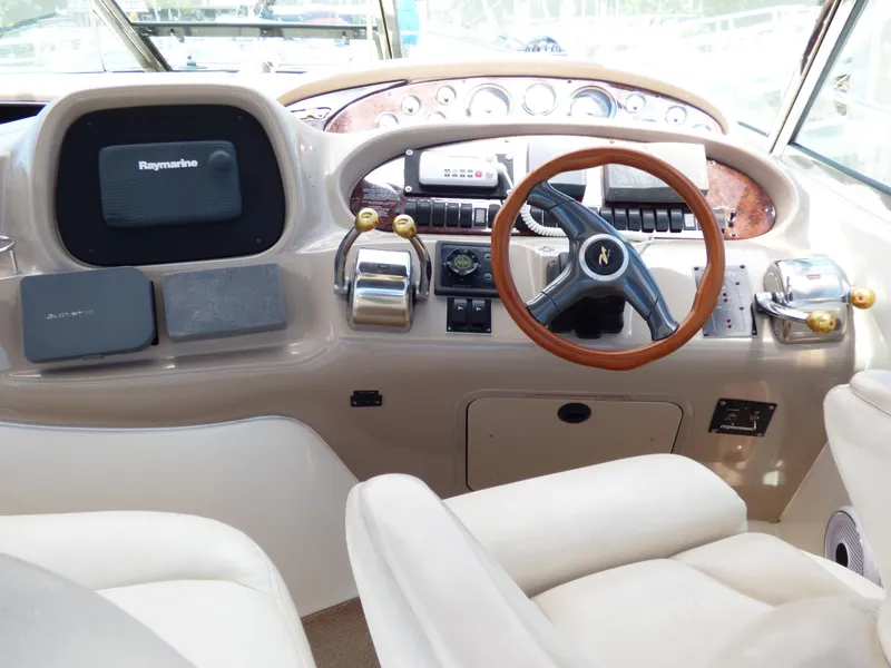 Helm layout