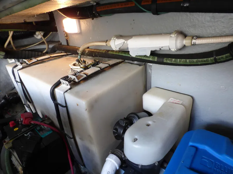 Holding tank
