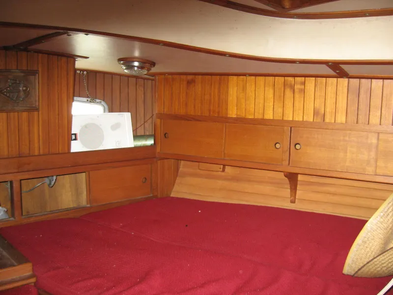 Aft Cabin Port Side Aft