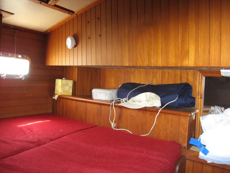 Aft Cabin, Port Side Forward