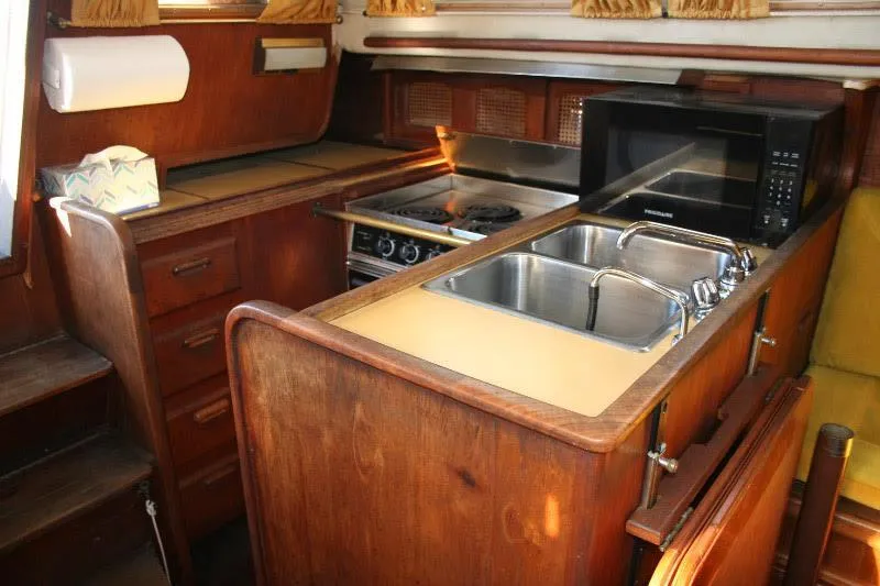 1978 Islander Freeport 36