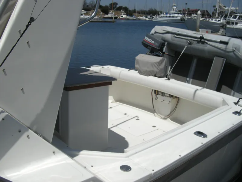 1988 Luhrs Alura 35