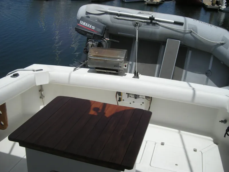 1988 Luhrs Alura 35