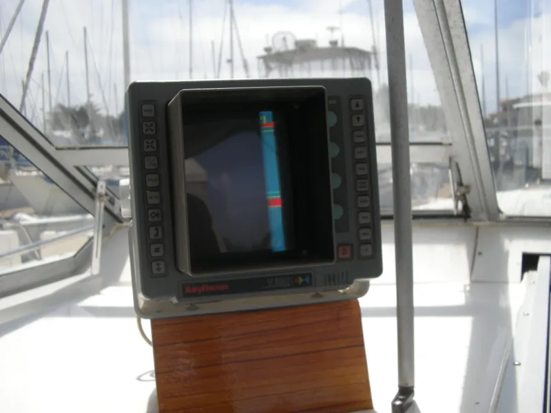 1988 Luhrs Alura 35