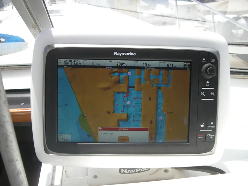 1988 Luhrs Alura 35