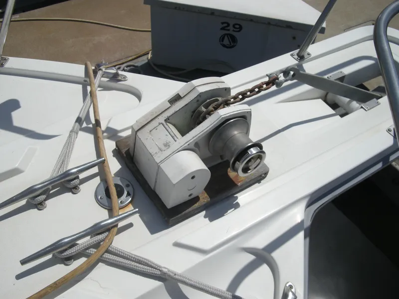 1988 Luhrs Alura 35