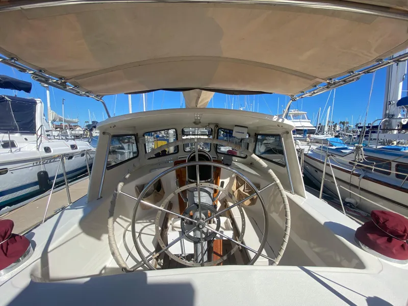 1985 Oceanic Center Cockpit 45