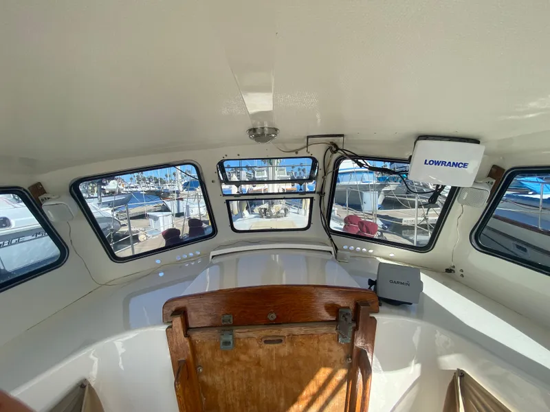 1985 Oceanic Center Cockpit 45