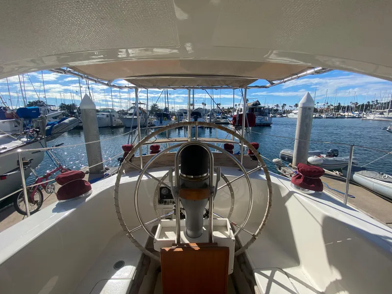 1985 Oceanic Center Cockpit 45