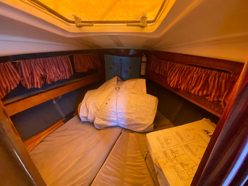 1985 Oceanic Center Cockpit 45