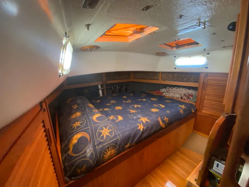 1985 Oceanic Center Cockpit 45