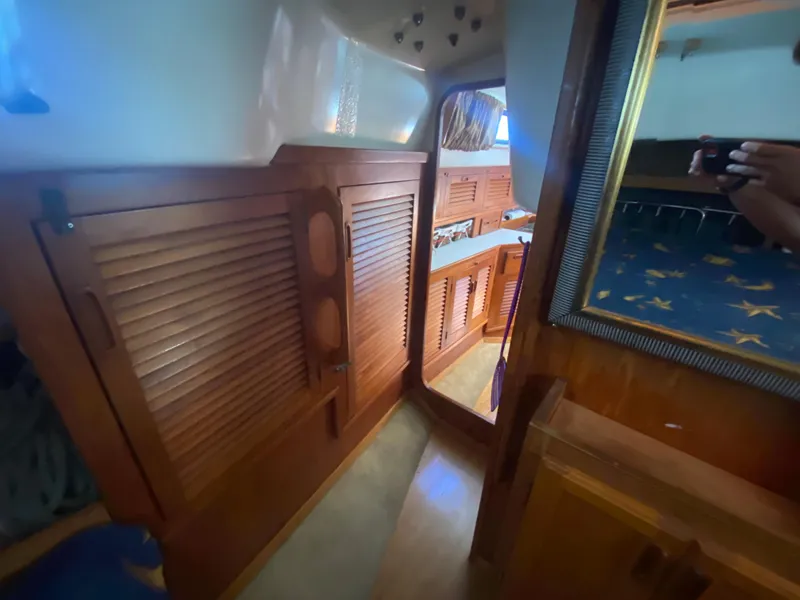 1985 Oceanic Center Cockpit 45