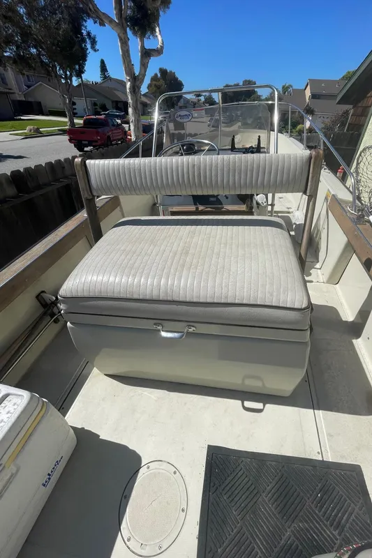 1981 Boston Whaler Outrage 22