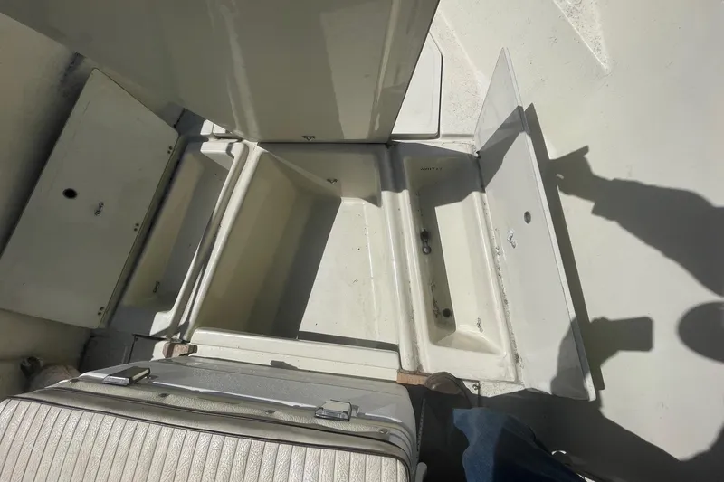 1981 Boston Whaler Outrage 22