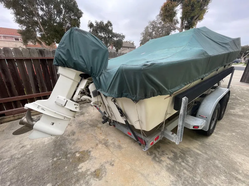 1981 Boston Whaler Outrage 22