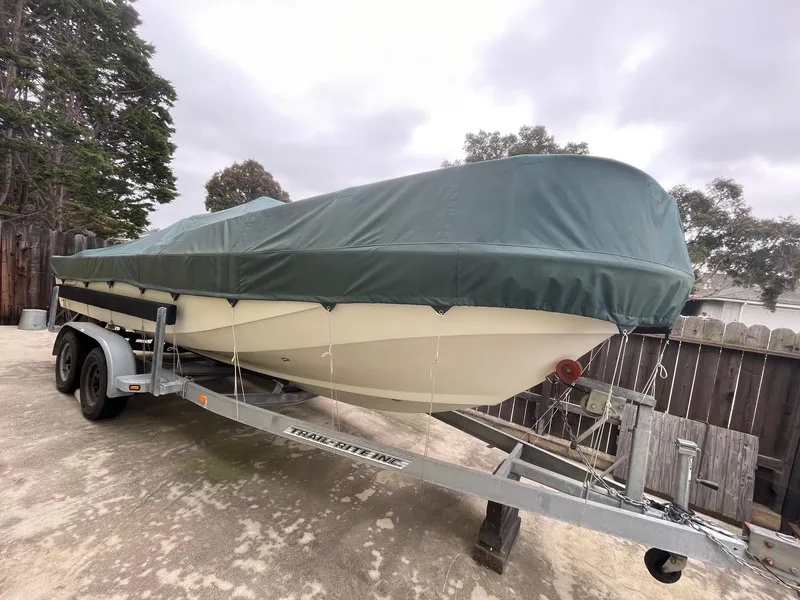 1981 Boston Whaler Outrage 22