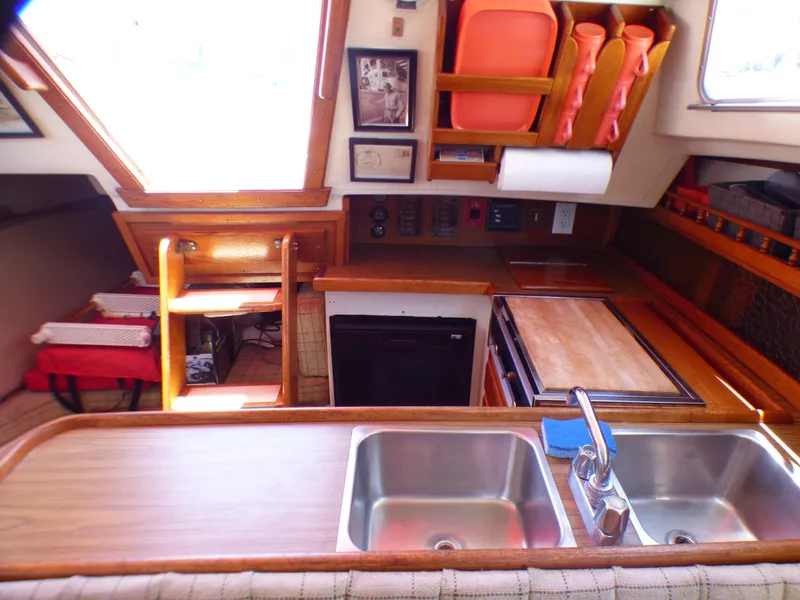 1977 Catalina 30