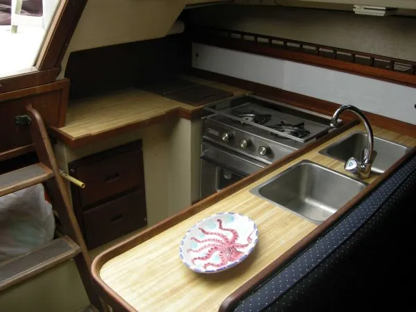 1982 Catalina Sloop