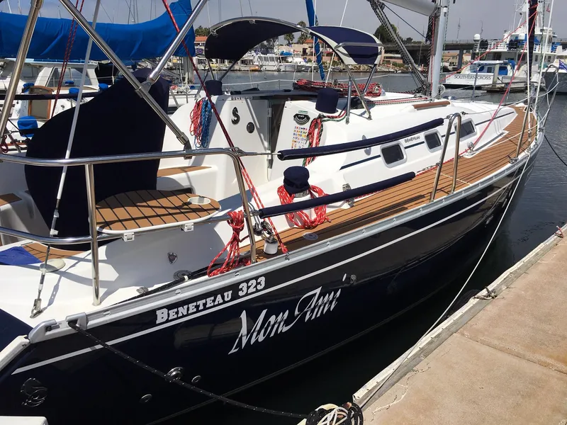 2005 Beneteau 323