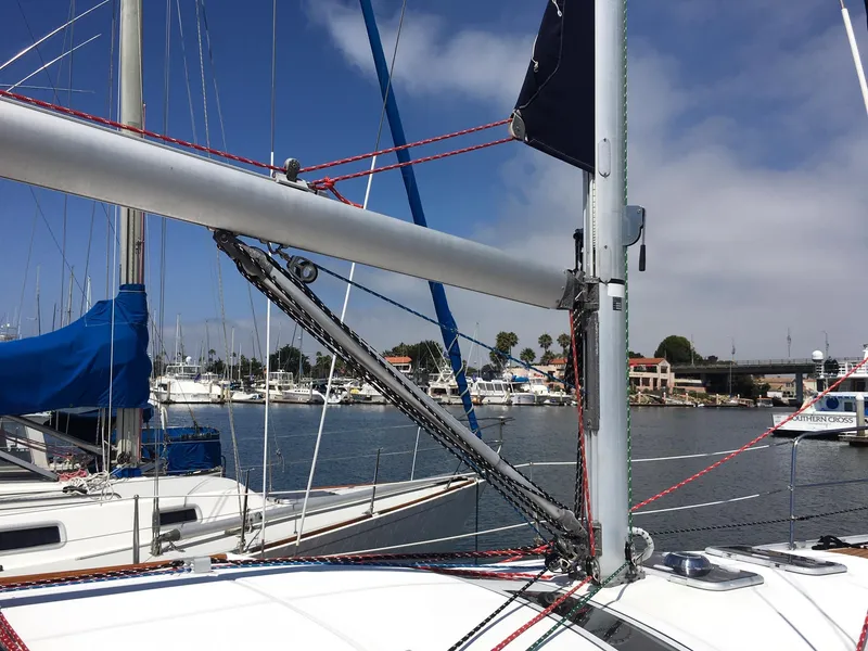 2005 Beneteau 323