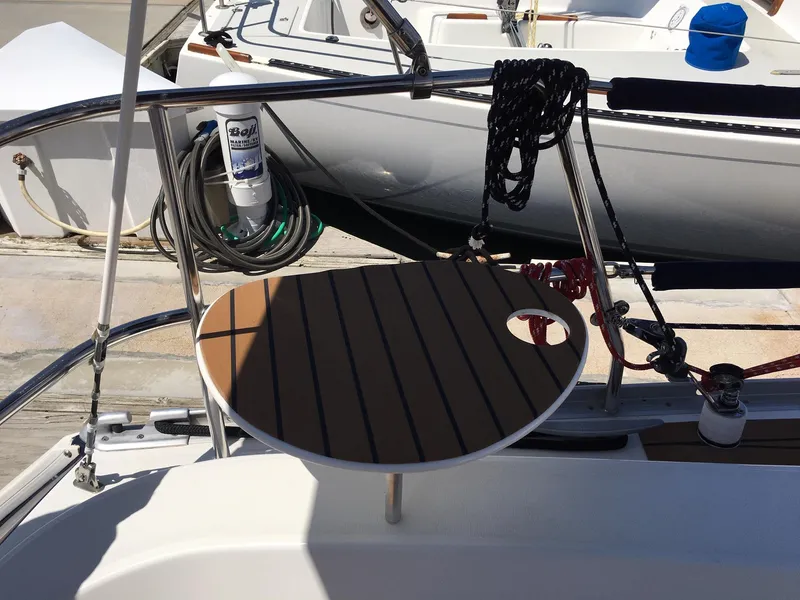 2005 Beneteau 323