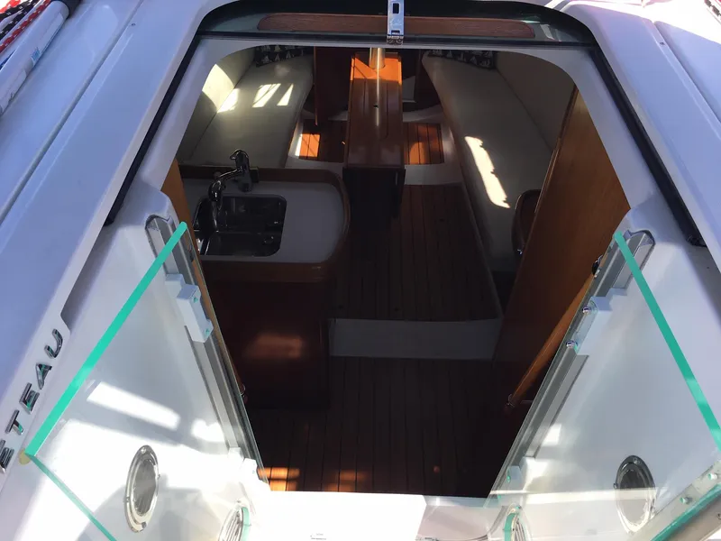 2005 Beneteau 323