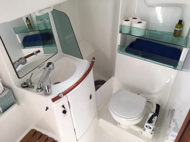 2005 Beneteau 323
