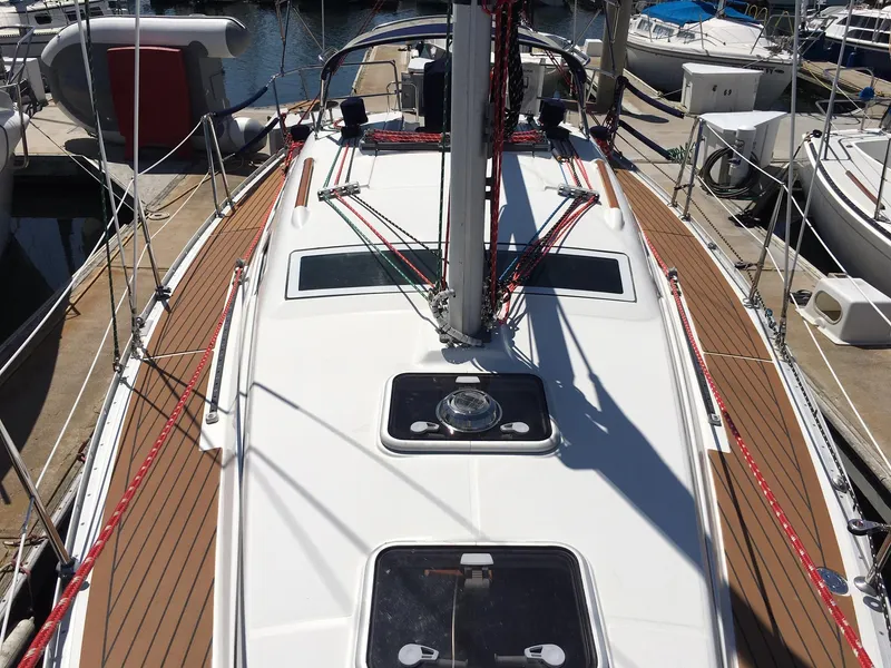 2005 Beneteau 323