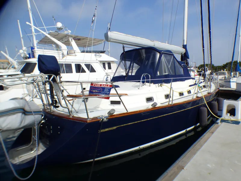 2000 Tayana 48