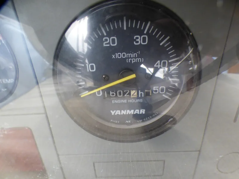 2000 Tayana 48