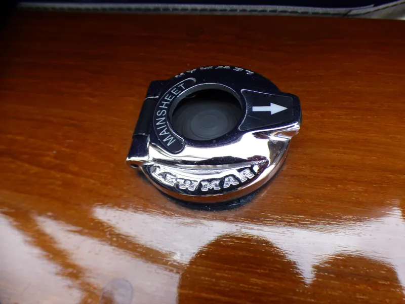 2000 Tayana 48