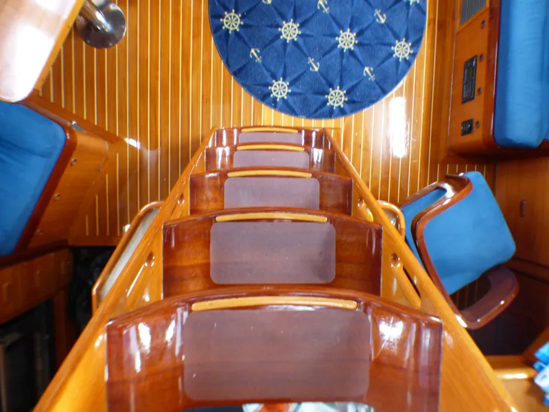 2000 Tayana 48