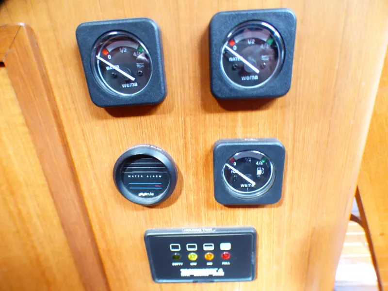 2000 Tayana 48