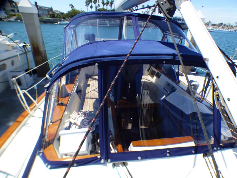 2000 Tayana 48