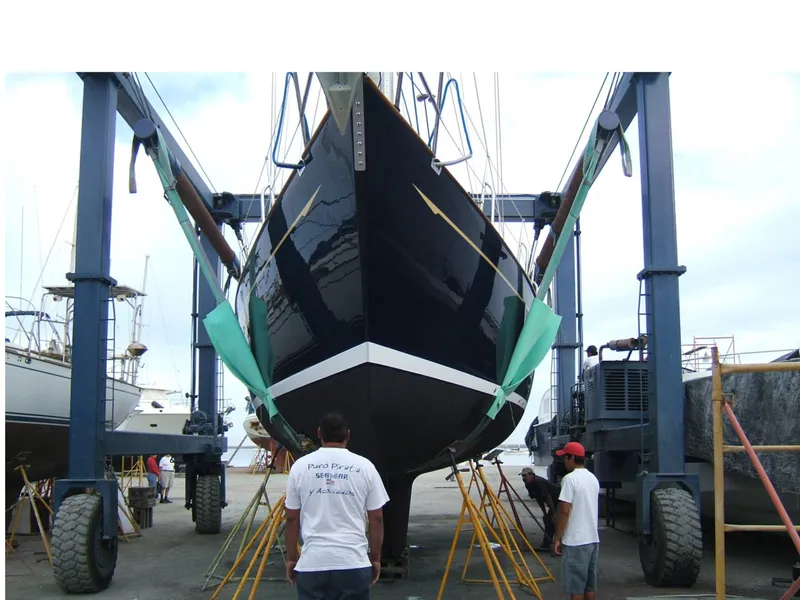 2000 Tayana 48