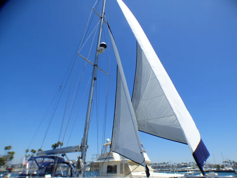 2000 Tayana 48