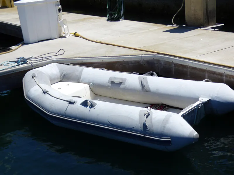2000 Tayana 48
