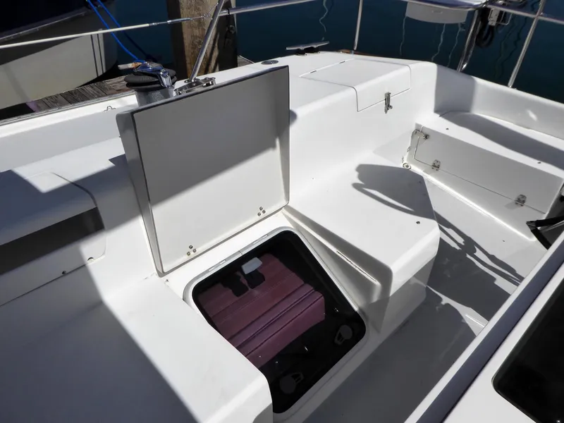 Cockpit hatch to aft berth