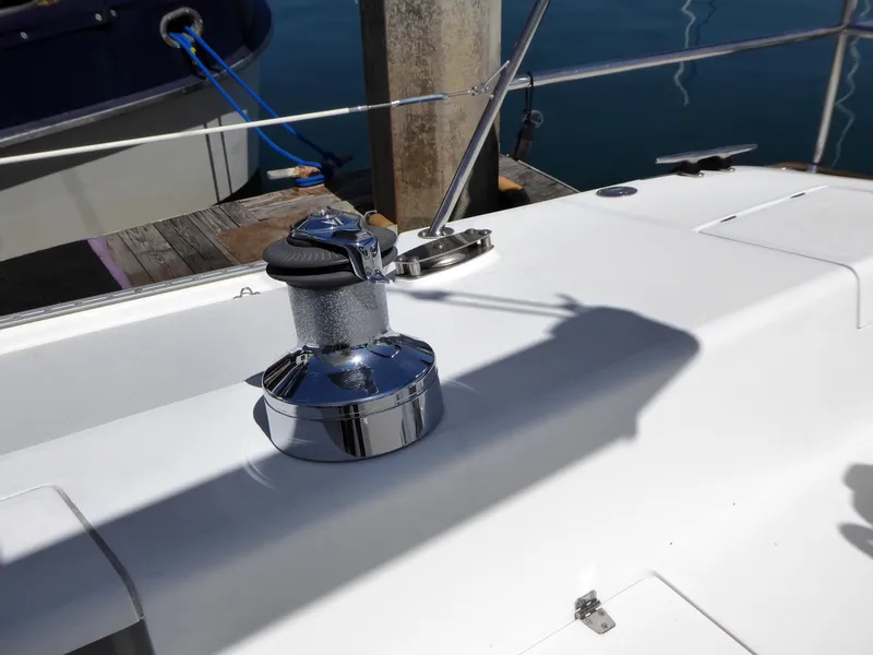 Cockpit winch