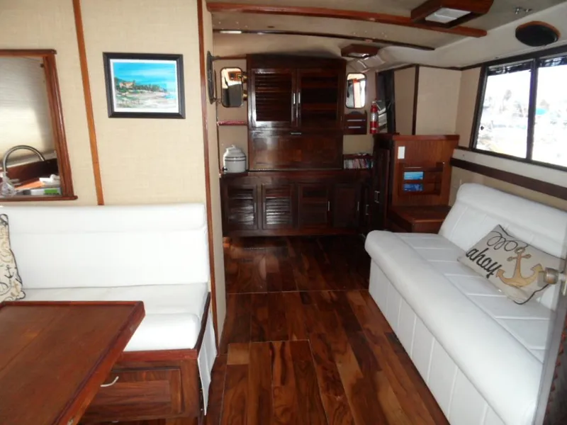 1981 Mainship Sedan