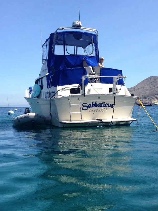1983 Silverton 40 ft. Aft Cabin Motor Yacht