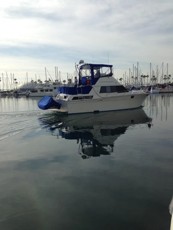 1983 Silverton 40 ft. Aft Cabin Motor Yacht