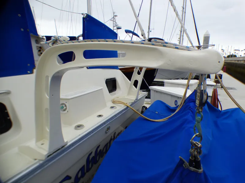 1983 Silverton 40 ft. Aft Cabin Motor Yacht