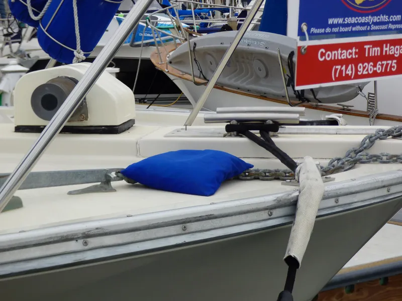 1983 Silverton 40 ft. Aft Cabin Motor Yacht